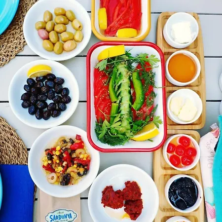 Sardunya Couette-café 4*