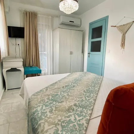 Sardunya Bed and Breakfast 4*
