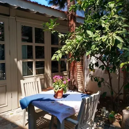 Alojamento de Acomodação e Pequeno-almoço Sardunya Alacati