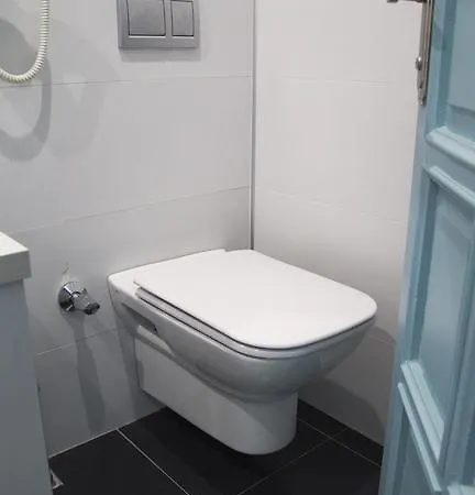 Alojamento de Acomodação e Pequeno-almoço Sardunya 4*